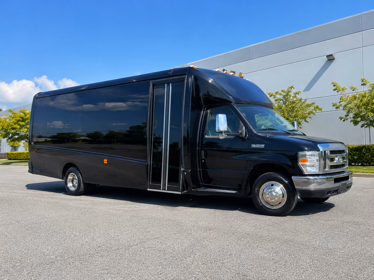 Woodbridge Winery Tour & Pub Crawl Transportation party bus exterior